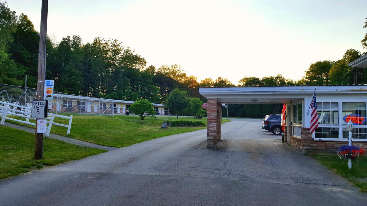 Stucco Lodge Bangor Exterior photo